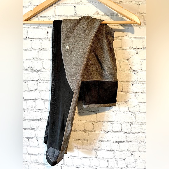 Lululemon Run Around Tight (RARE) - Picture 4 of 15